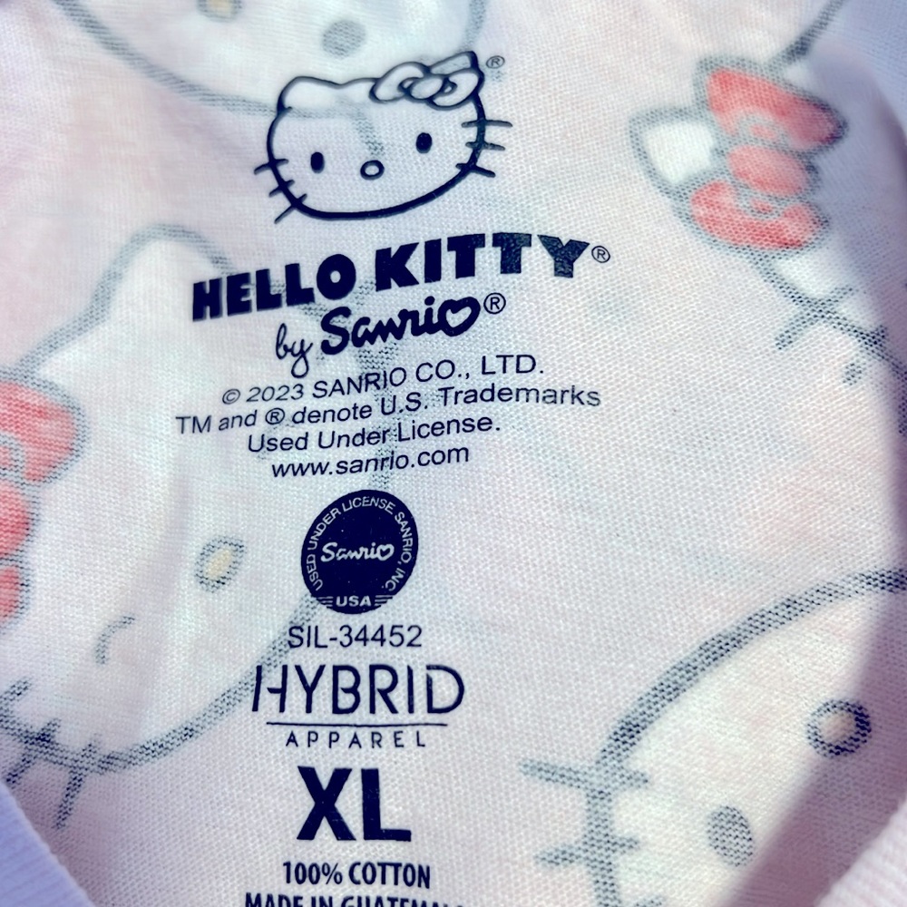 Hello Kitty Shirt - Picture 6 of 8